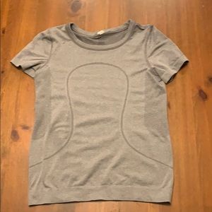 Lululemon swiftly tech short sleeve(relaxed fit)